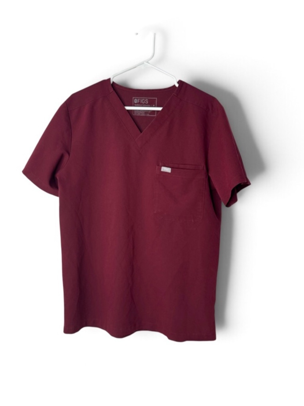 FIGS Leon Scrub Top Men’s Medium V-neck Burgundy Red Medical Uniform FM1500